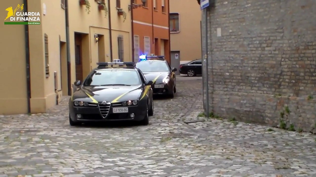 Scoperto un giro internazionale di fatture false, Gdf sequestra 40 mln