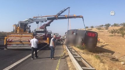 Suruç'ta yolcu otobüsü devrildi, 27 kişi yaralandı