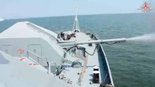 ロシア公開映像：ミサイル艦「ヴェリキー・ウスチュグ」がカスピ海演習で砲撃