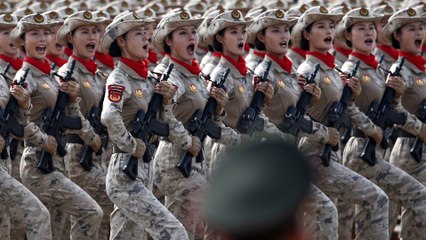 China exhibe una potencia militar novedosa y presume de sus relaciones con Putin y Kim Jong-un
