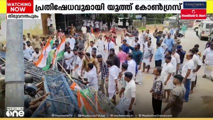 ആര്യനാട് പഞ്ചായത്തംഗം ശ്രീജയുടെ മരണത്തിൽ യൂത്ത് കോൺഗ്രസ് പ്രതിഷേധം; 'CPM നേതാക്കളെ അറസ്റ്റ് ചെയ്യണം'