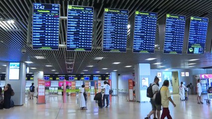 Ryanair cerrará su base de Santiago y cancelará todos los vuelos a Vigo y Tenerife Norte