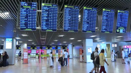 Ryanair cerrará su base de Santiago y cancelará todos los vuelos a Vigo y Tenerife Norte