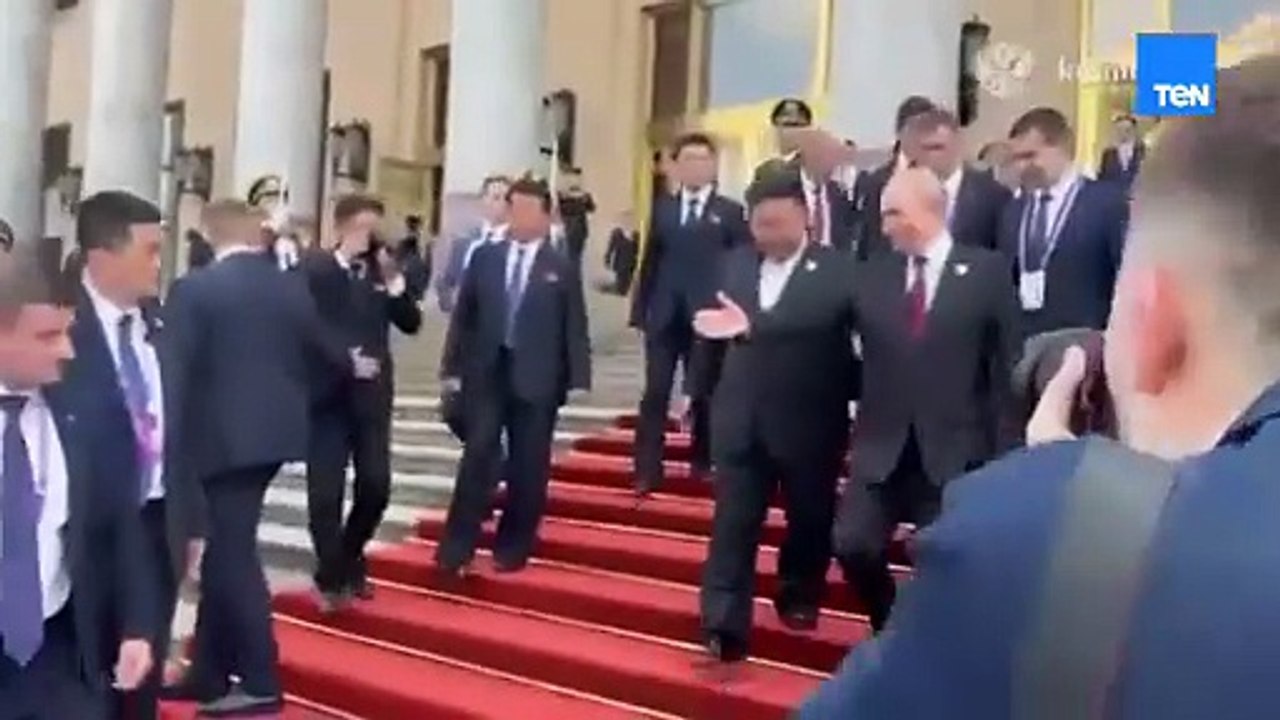 "صاحبي.. إنت اللي مقوي قلبي".. لقطات من لقاء الرئيس الروسي فلاديمير بوتين وزعيم كوريا الشمالية كيم جونج أون في مدينة تيانجين الصينية.