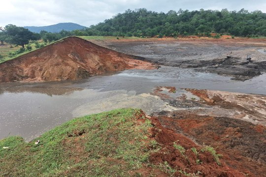 बांध टूटने से बहे सास-बहू समेत 4 लोगों की मिली लाश, 3 अब भी लापता, कार्यक्रम रद्द कर मंत्री नेताम रवाना