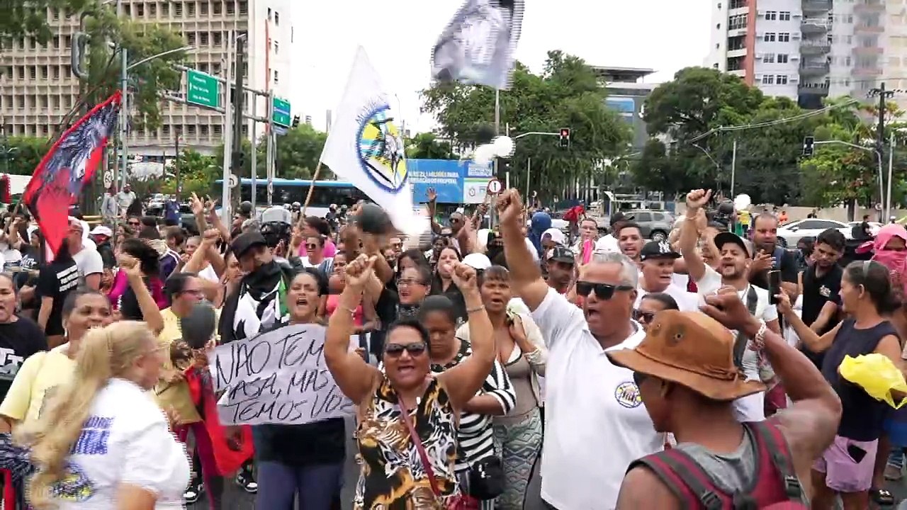 Protesto por Direito à Moradia: 900 Famílias Oc...
