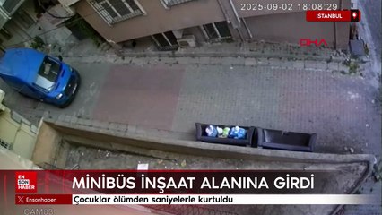 İstanbul'da minibüs inşaat alanına girdi