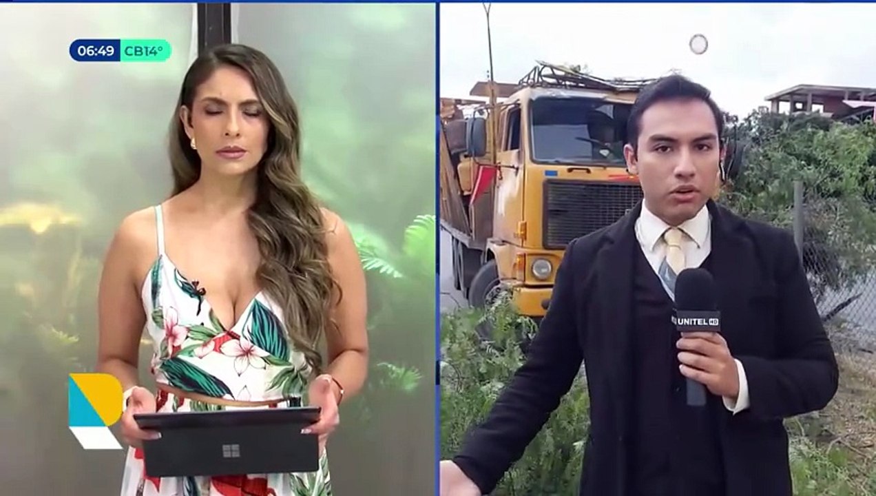 Camión con carga de garrafas impacta contra la jardinera central de la avenida Blanco Galindo