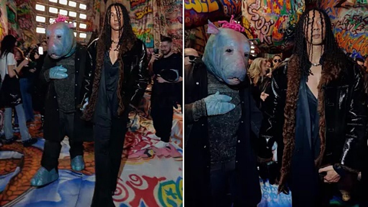 Ghali e il suo alieno insieme alla Milano Fashion week: la coppia alla sfilata Diesel