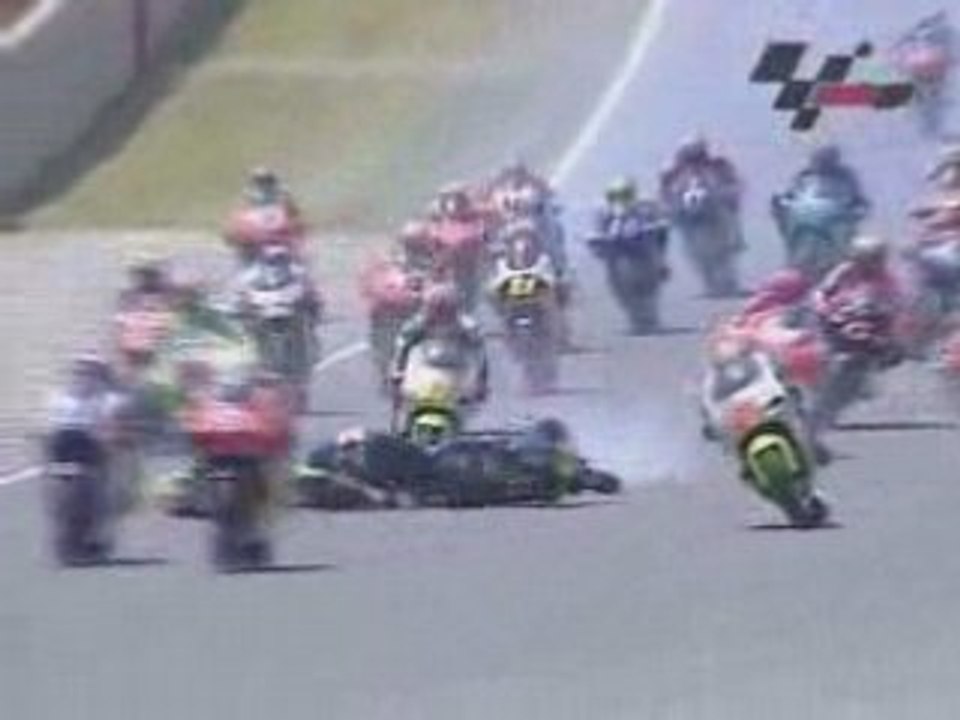 Compilation de chutes en moto