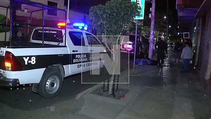 Pareja es hallada inconsciente en plena vía pública en la calle 16 de Julio y Ecuador de Cochabamba