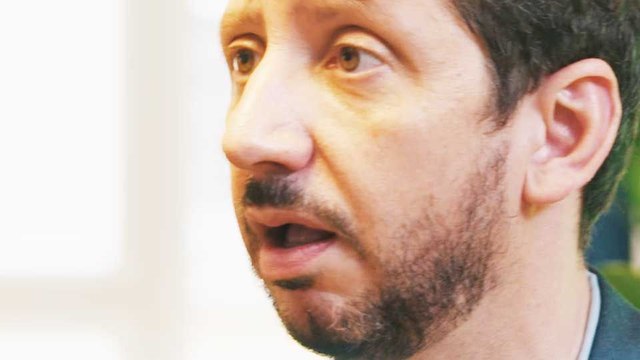 The Happiness Manager Bande-annonce VF