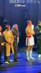 ¡Visitó a su amigo! Lionel Messi desata emoción al aparecer en el teatro (Video)