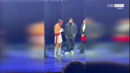 Lionel Messi gets an ovation in a theater in Buenos Aires