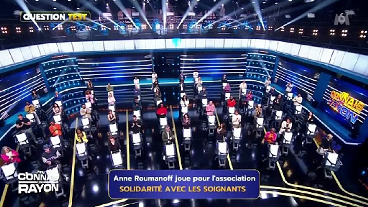 VOICI - « Ils m'ont annulé la facture » : l'anecdote hilarante d'Anne Roumanoff pour alléger ses fins de mois