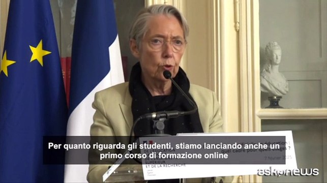 AI nelle scuole, dal 2025 alle superiori in Francia si studierà e-learning