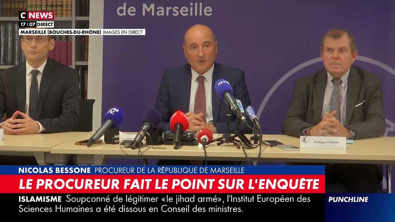 Attaque au couteau à Marseille: "L'assaillant a crié "Allah akbar, moi aussi je veux mourir" - "Il avait tenté de poignardé son neveu le pensant homosexuel" - "Il avait tenu des propos antisémites dans une mosquée" (Procureur)