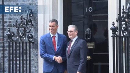 Sánchez llega a Downing Street para la reunión con Starmer
