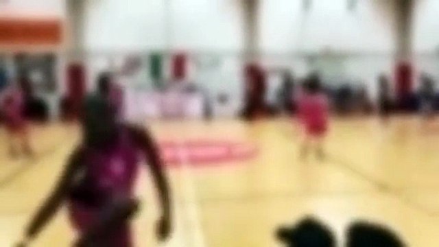 «Sei una scimmia!»: gli insulti razzisti di una mamma a una giocatrice di basket a Rimini