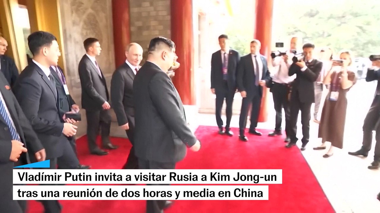 El abrazo entre Kim Jong-un y Vladimir Putin tras despedirse