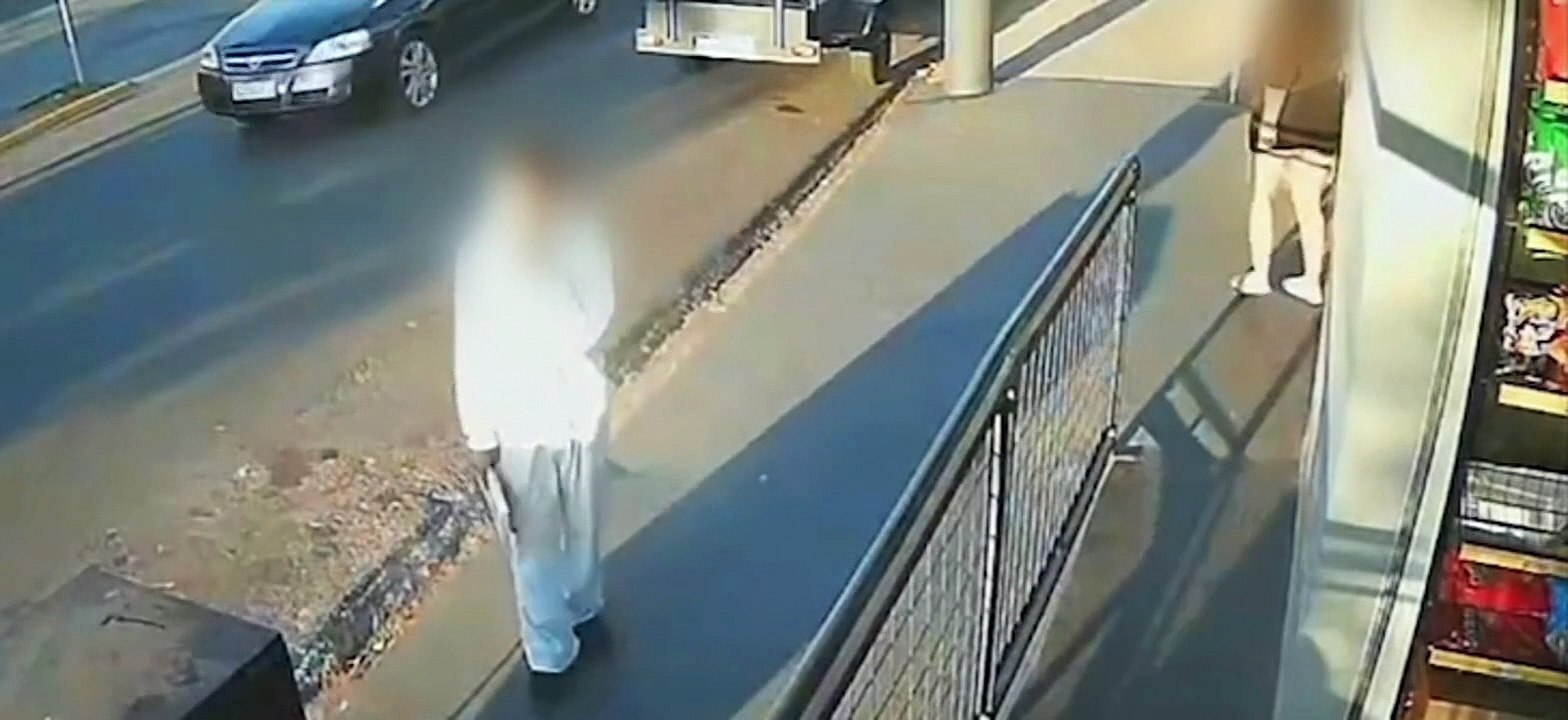 Veja momento em que motorista sai do carro e evita estupro de menina de 12 anos