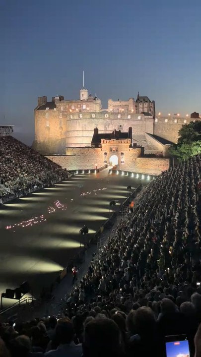 There's only one way to start the tattoo and it's with this.. 👌🏴 Edinburgh Royal Tattoo 2025