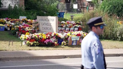 Vance visits Minneapolis to pay respects to church shooting victims