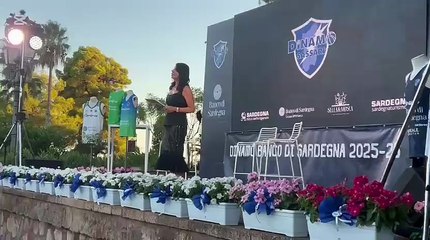 Presentazione Dinamo 2025-26: Show di Geppi Cucciari sul palco con gli ospiti