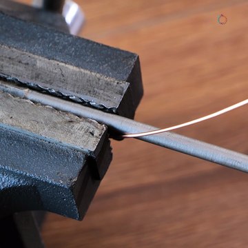 Simplify your tasks with this screwdriver hack! ⚙️💯