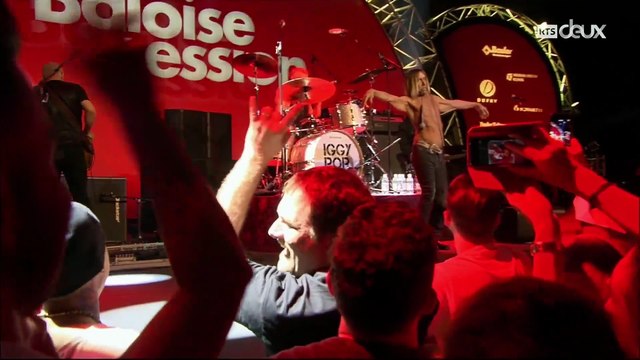 I Wanna Be Your Dog (The Stooges song) - Iggy Pop (live)