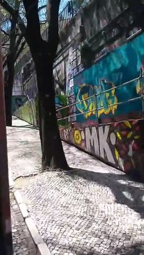 Saiba como funciona o passeio no Elevador da Glória, que descarrilhou em Lisboa; VÍDEO