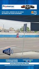 Papai Noel ansioso dá as caras em Penha em pleno setembro