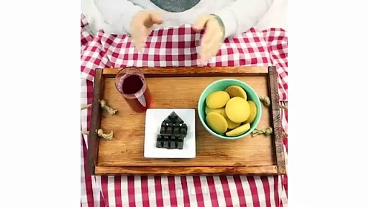 14 INSANELY EFFECTIVE BEDTIME HACKS