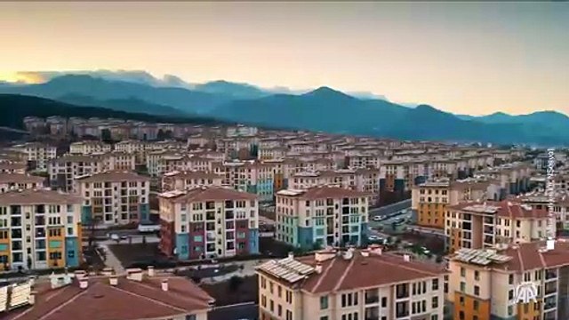 Bakan Kurum'dan deprem bölgesinde yapımı tamamlanan 300 bininci konuta ilişkin paylaşım