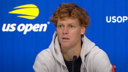 US Open 2025 : Jannik Sinner raconte sa première mésaventure inattendue 🎾
