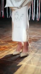 Forced to share a bed with mafia boss, the mute girl ignited his obsessionhell never let her go