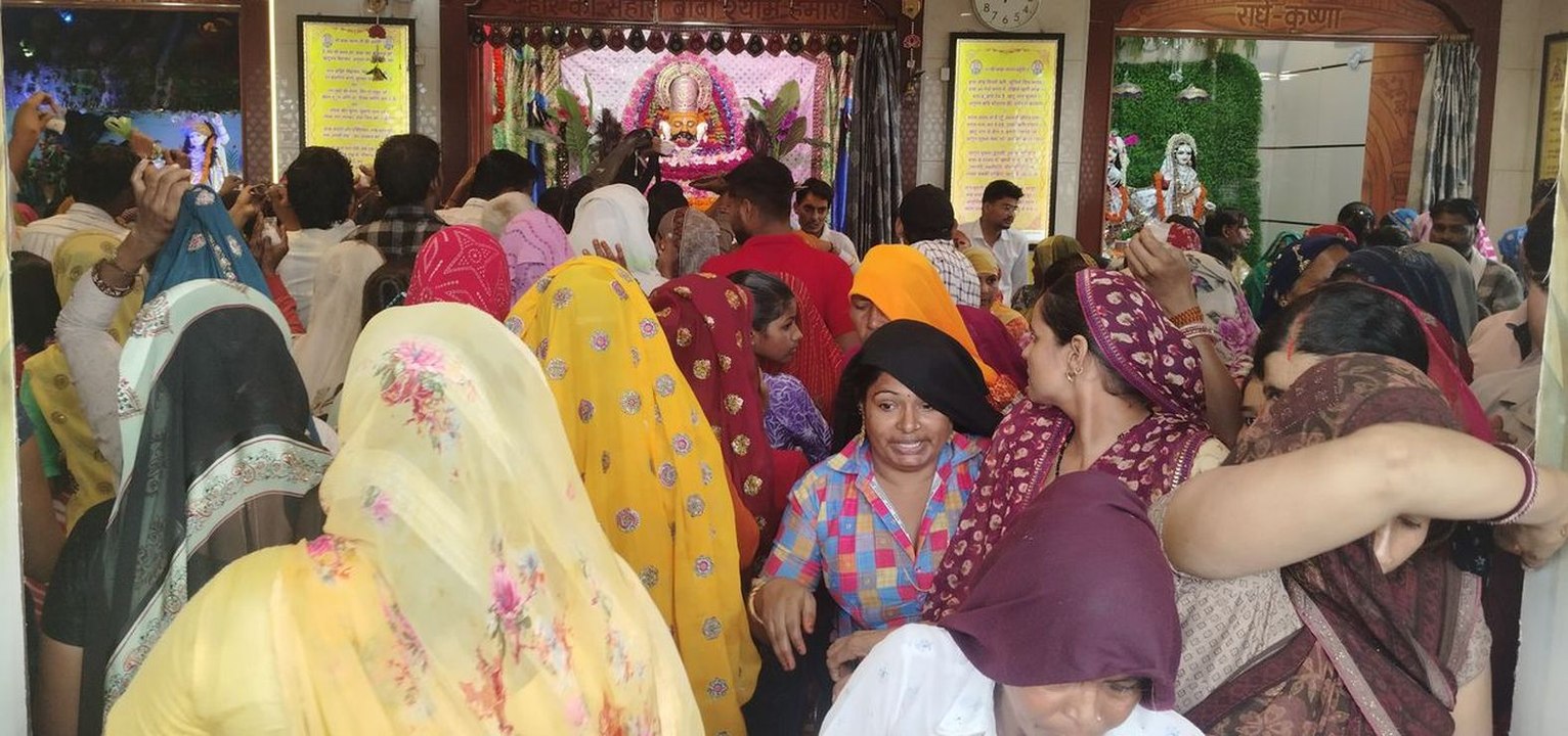 जलझूूलनी एकादशी: बारिश के बीच श्याम बाबा के दरब...