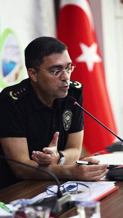 Şanlıurfa Valisi Hasan Şıldak, Emniyet Birimleriyle Değerlendirme Toplantısı Yaptı