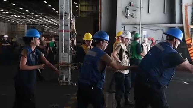 The mighty USS Nimitz (CVN 68), a Nimitz-class aircraft carrier. ⚓🇺🇸