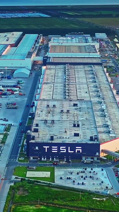 जामनगर में रिलायंस की Giga Factory= भविष्य का powerhouse! 🏭⚡ गुजरात के जामनगर में बन रही रिलायंस की giga factory ना सिर्फ भारत की ज़रूरतें पूरी करेगी, बल्कि पूरी दुनिया को clean energy और storage solutions भी देगी... यही है असली भारत की ताक़त! 🔥 #Relian