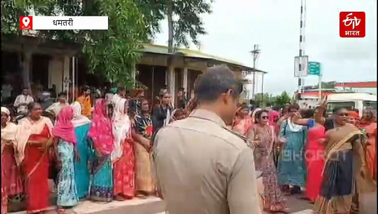 छत्तीसगढ़ में मितानिनों का हल्लाबोल, अपनी मांगों को लेकर अलग-अलग शहरों में किया चक्काजाम