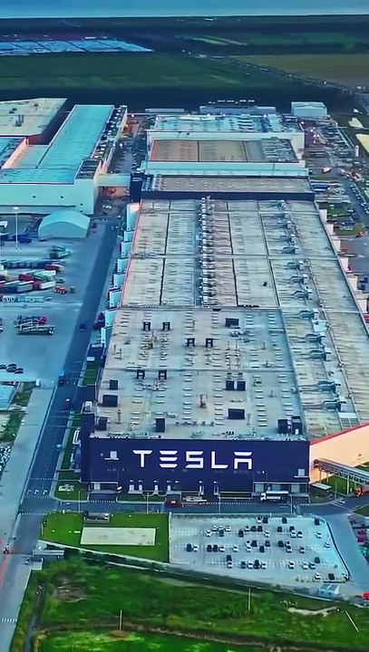 जामनगर में रिलायंस बना रही है 4 करोड़ 40 लाख वर्गफीट में दुनिया की सबसे बड़ी giga factory..