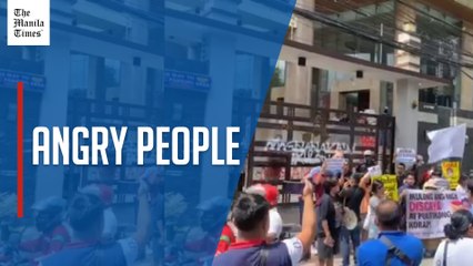 Protesters vandalize Discaya construction company in Pasig