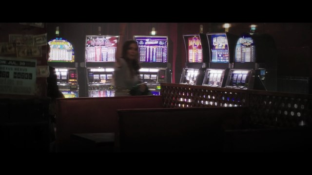 L'as de Vegas Film Extrait - Jason Statham se bat dans un bar