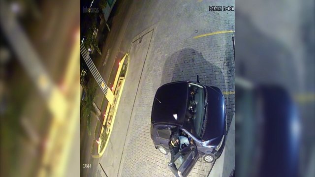 Vídeo mostra policial aposentando sendo baleado ao reagir a assalto em posto de combustíveis