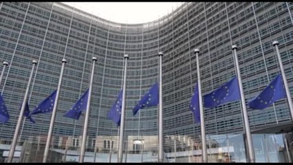 Bandiere a mezz'asta su edifici Ue per incidente funicolare a Lisbona