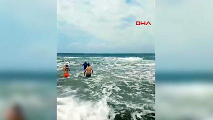 Zabıta, boğulma tehlikesi geçiren kişiyi kurtardı