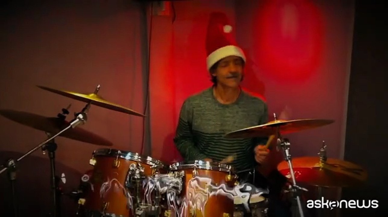 Esce "Natale in trincea", l'ironia per le feste di Elio e le Storie Tese