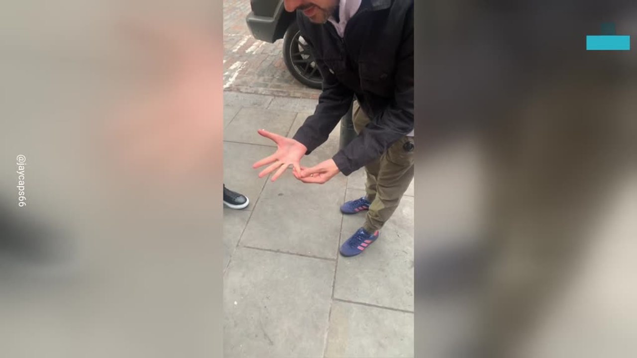 Dynamo Stuns With Street Magic