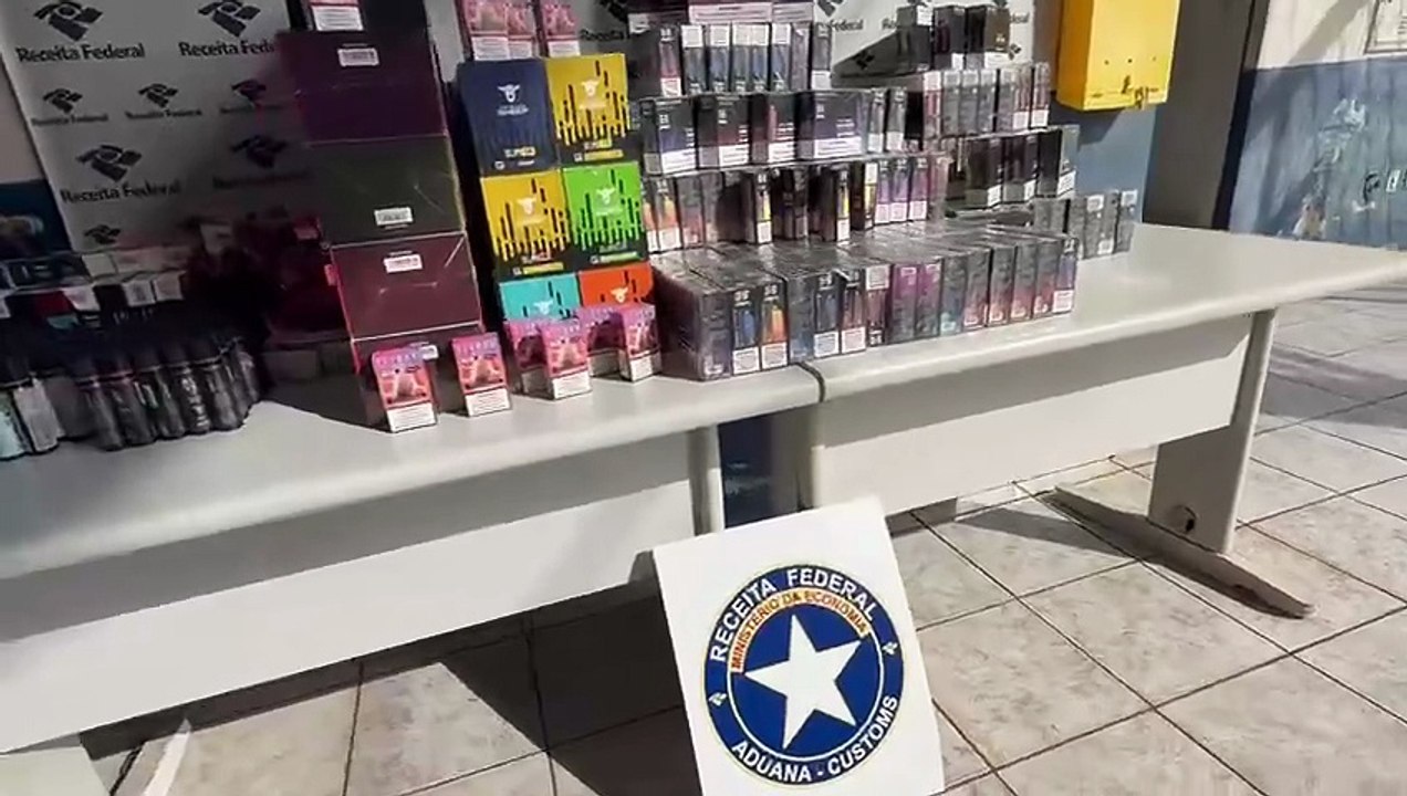 Receita Federal apreende mais de 1.500 cigarros eletrônicos e essências em Cascavel